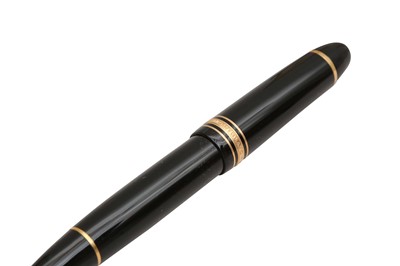 Lot 777 - A MONT BLANC MEISTERSTUCK LE GRAND FOUNTAIN PEN