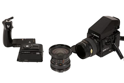 Lot 208 - A Zenza Bronica GS-1 Medium Format SLR Camera Outfit