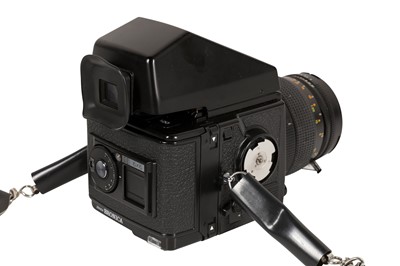 Lot 208 - A Zenza Bronica GS-1 Medium Format SLR Camera Outfit