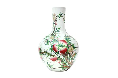 Lot 546 - A LARGE CHINESE FAMILLE-ROSE 'BATS AND PEACHES' VASE, TIANQIUPING