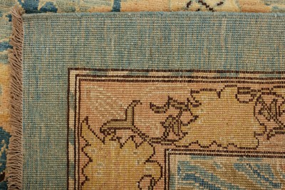 Lot 66 - A FINE ARTS & CRAFTS DESIGN CARPET