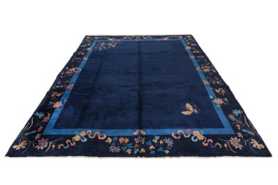 Lot 34 - A FINE CONTINENTAL QUALITY CHINESE CARPET