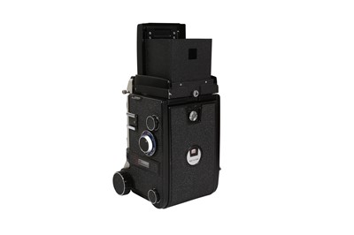 Lot 391 - A Mamiya C330 Professional Medium Format TLR Outfit