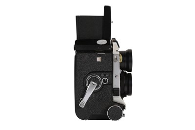 Lot 391 - A Mamiya C330 Professional Medium Format TLR Outfit