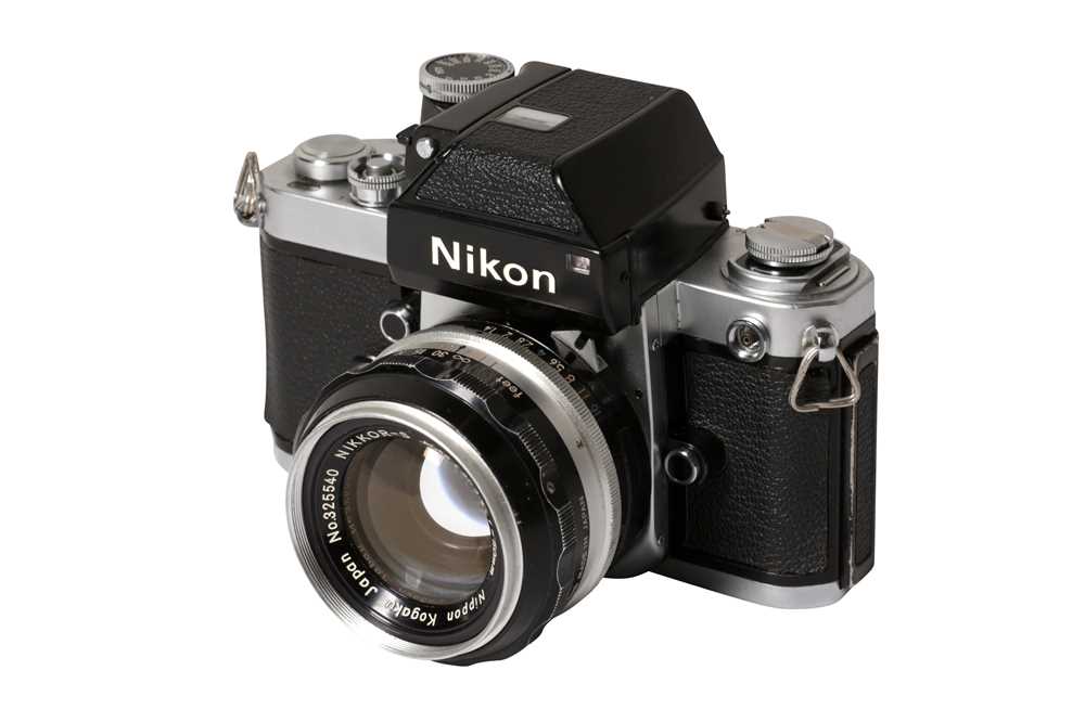 Lot 27 - A Nikon F2 Photomic SLR Camera