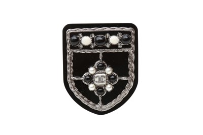 Lot 845 - Chanel Black Crest Gripoix Brooch