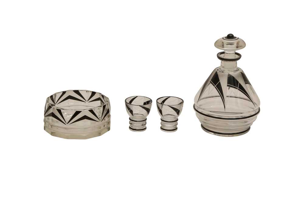 Lot 514 - AN ART DECO GLASS DECANTER SET