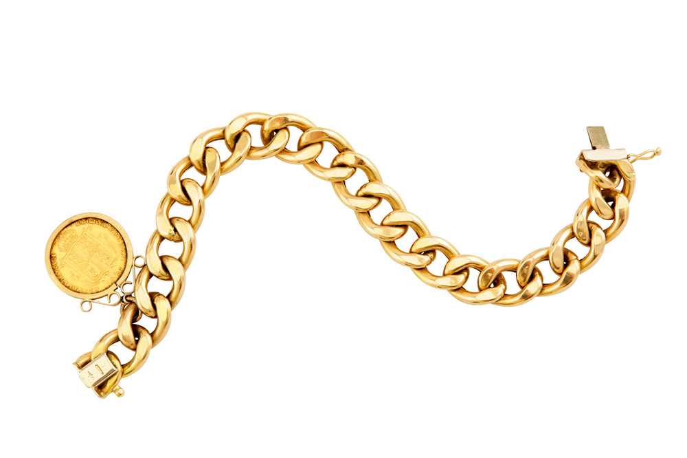 Lot 36 - A curb-link bracelet