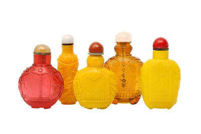 Lot 459 - A GROUP OF FIVE CHINESE BEIJING GLASS SNUFF BOTTLES.