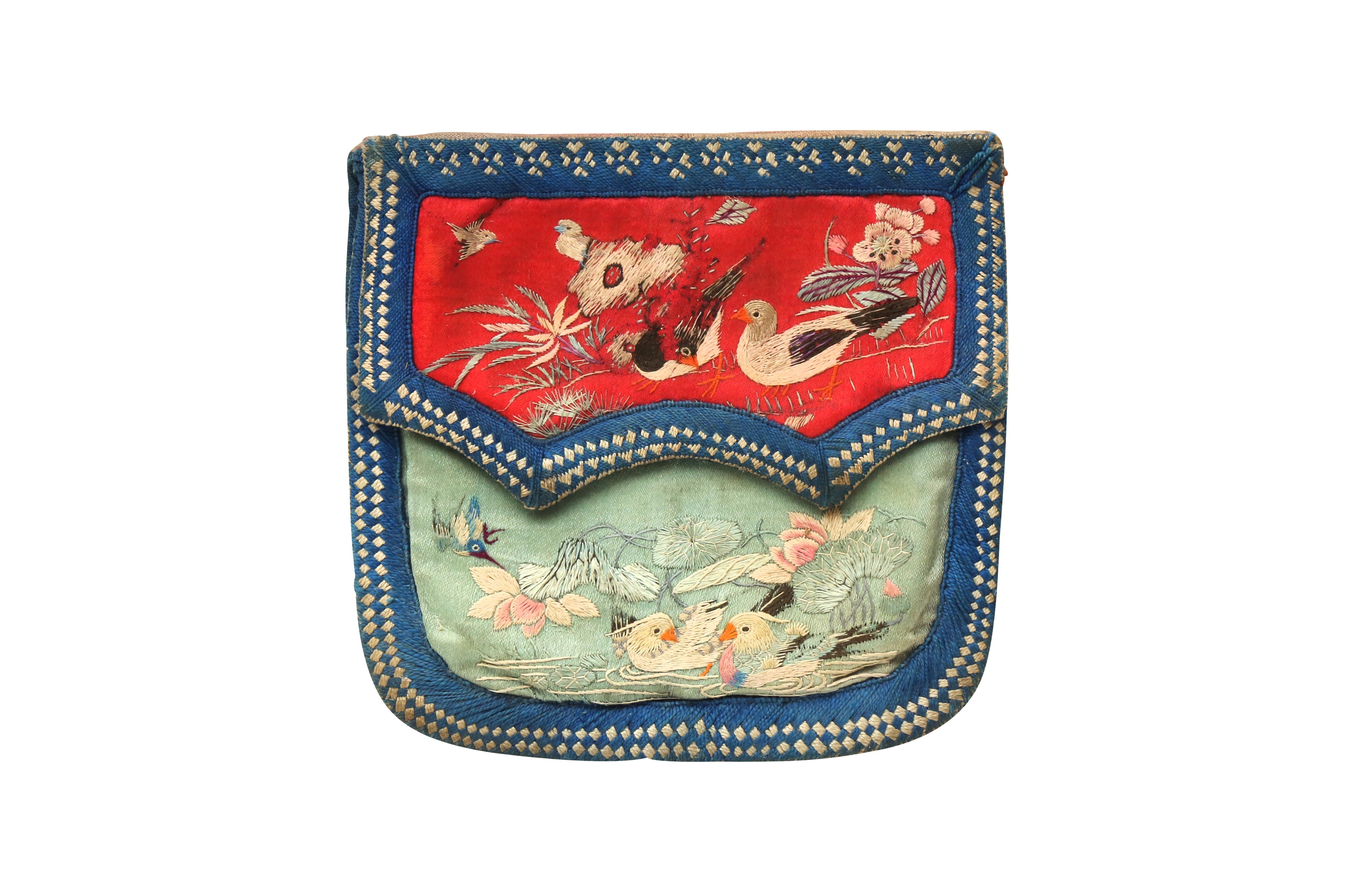 Lot 746 A SMALL CHINESE EMBROIDERED SILK PURSE