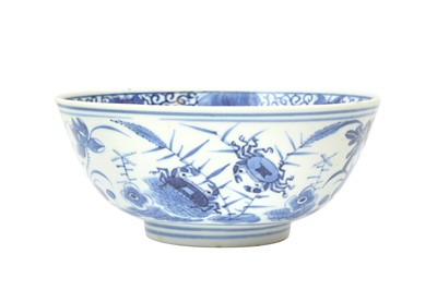 Lot 73 - A CHINESE BLUE AND WHITE 'CRAB AND LOTUS POND' BOWL