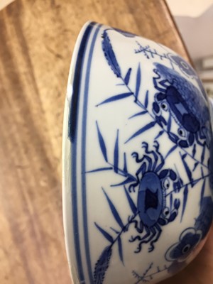 Lot 73 - A CHINESE BLUE AND WHITE 'CRAB AND LOTUS POND' BOWL