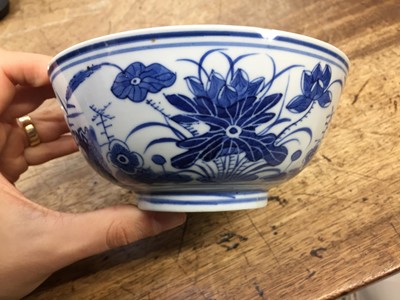 Lot 73 - A CHINESE BLUE AND WHITE 'CRAB AND LOTUS POND' BOWL