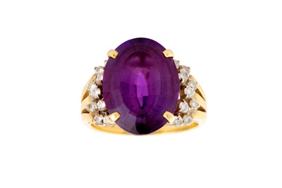 Lot 97 - An amethyst and diamond ring
