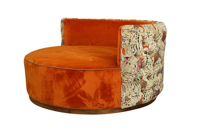 Lot 749 - A CONTEMPORARY UPHOLSTERED LOVE SEAT