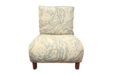Lot 743 - A CONTEMPORARY UPHOLSTERED SLIPPER CHAIR