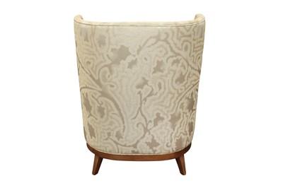 Lot 742 - A CONTEMPORARY UPHOLSTERED EASY CHAIR