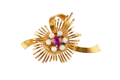 Lot 166 - Deakin & Francis Ι A cultured pearl and amethyst brooch, 1984