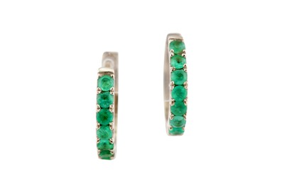Lot 8 - A pair of emerald hoop earrings