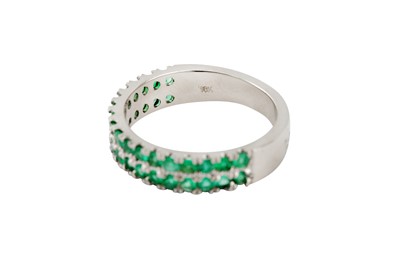 Lot 15 - An emerald ring