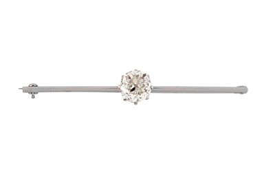 Lot 178 - A diamond single-stone bar brooch