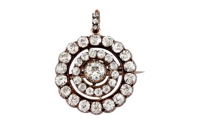 Lot 175 - A diamond target brooch / pendant, circa 1890
