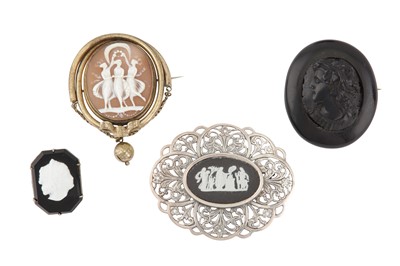 Lot 60 - A GROUP OF FOUR BROOCHES