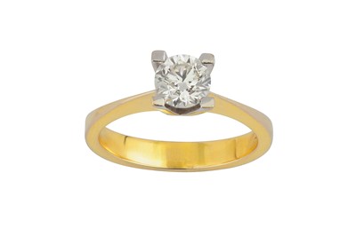 Lot 25 - A diamond single-stone ring