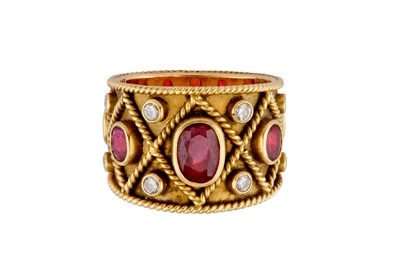 Lot 111 - A ruby and diamond ring
