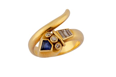 Lot 3 - de Vroomen | A sapphire and diamond snake ring