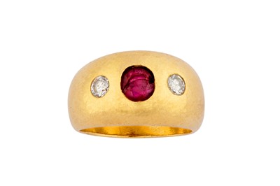 Lot 38 - A ruby and diamond three-stone ring