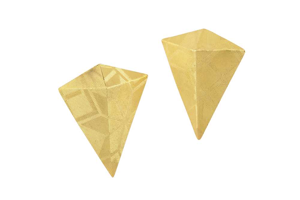 Lot 107 - Jacqueline Stieger | A pair of  gold earrings, 1981