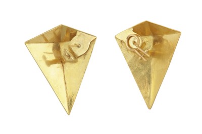 Lot 107 - Jacqueline Stieger | A pair of  gold earrings, 1981