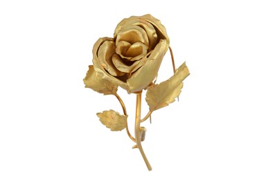 Lot 156 - A rose brooch