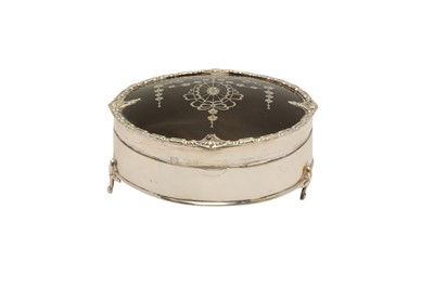 Lot 4 - A GEORGE V STERLING SILVER AND TORTOISESHELL RING OR JEWELLERY BOX, BIRMINGHAM 1913 BY E S BARNSLEY & CO