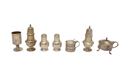 Lot 289 - A MIXED GROUP OF STERLING SILVER CRUET ITEMS