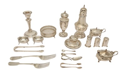 Lot 310 - A MIXED GROUP OF STERLING SILVER