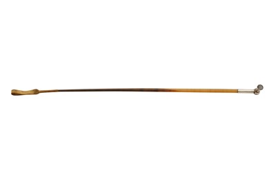 Lot 116 - A RHINO HORN HORSE CROP