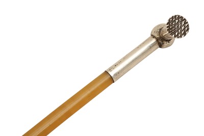 Lot 116 - A RHINO HORN HORSE CROP