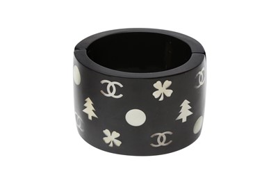 Lot 843 - Chanel Black CC Logo Christmas Cuff