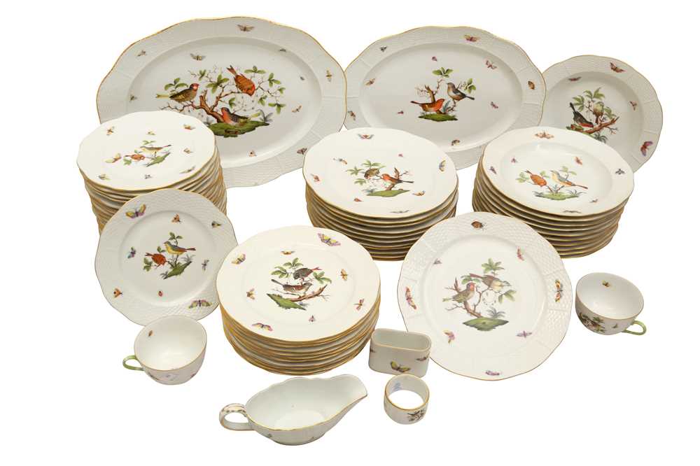 Lot 706 - HEREND ROTHSCHILD DINNER SERVICE