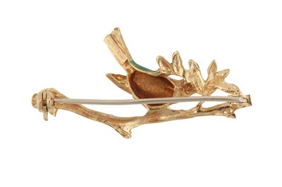 Lot 407 - AN ENAMEL BIRD BROOCH