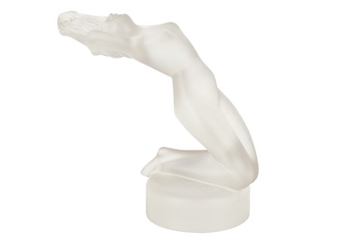 Lot 280 - A LALIQUE 'CHRYSIS' GLASS PAPERWEIGHT IN THE FORM OF A KNEELING NUDE FEMALE