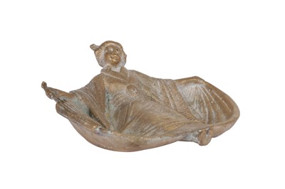 Lot 241 - EARLY 20TH CENTURY BRONZE SAUCY NUDE JAPANESE ASHTRAY