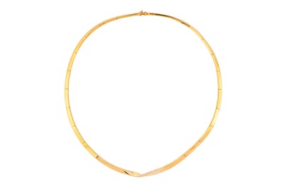 Lot 61 - A diamond collar necklace