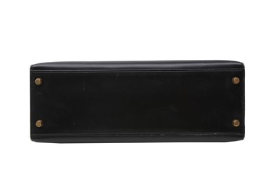 Lot 678 - Hermes Black Box Kelly Sellier 32