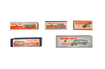 Lot 817 - DINKY TOYS: A GROUP OF BOXED TRUCKS