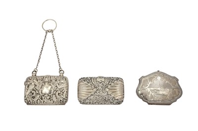 Lot 62 - A MIXED GROUP INCLUDING A VICTORIAN STERLING SILVER CIGARETTE CASE, BIRMINGHAM 1888 BY SAUNDERS AND SHEPHERD