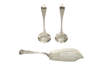 Lot 207 - A WILLIAM IV STERLING SILVER FISH SLICE, LONDON 1832 BY MESSRS LIAS