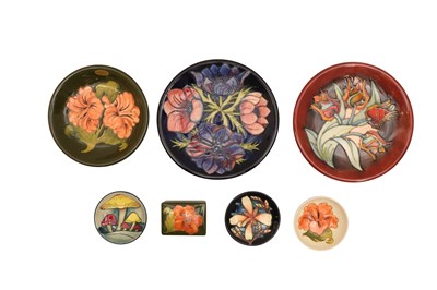 Lot 711 - A WALTER MOORCROFT CLEMATIS PLATE